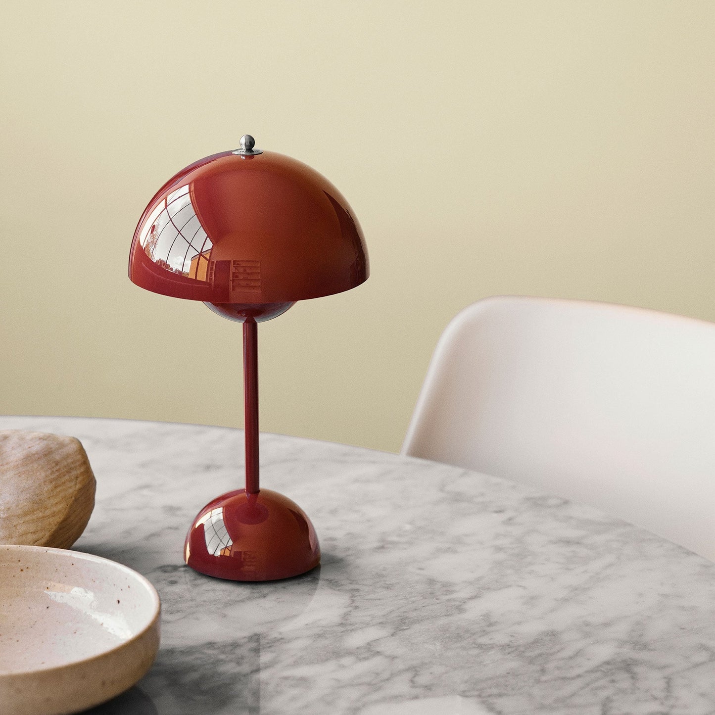 LunaGlow - Kabellose LED-Tischlampe im einzigartigen Retro-Schirmdesign