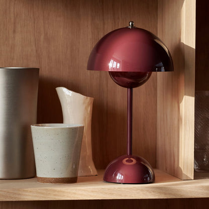 LunaGlow - Kabellose LED-Tischlampe im einzigartigen Retro-Schirmdesign