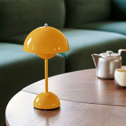 LunaGlow - Kabellose LED-Tischlampe im einzigartigen Retro-Schirmdesign